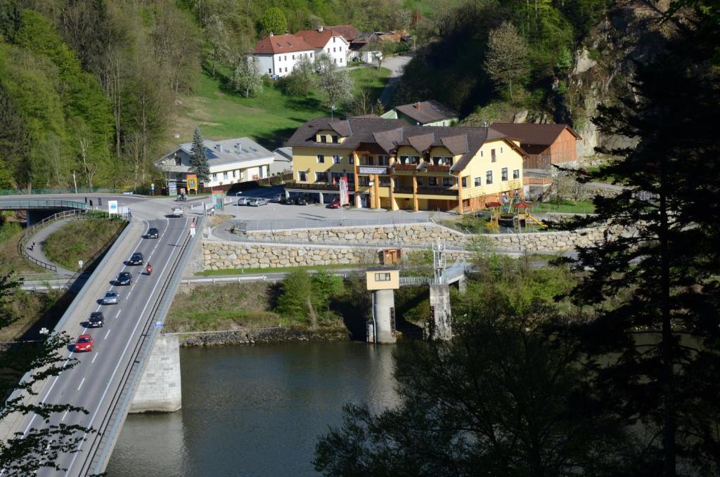 Gasthof Zur Donaubruecke Ardagger Markt Exteriör bild